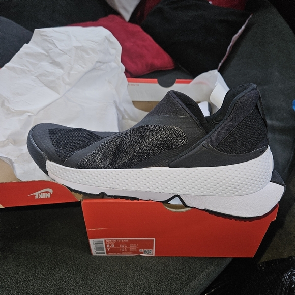 Nike Go Flyease Women's Athletic Shoe - Picture 5 of 5